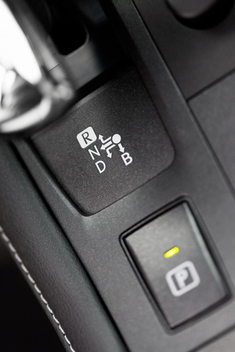  Lexus CT200h 2010 года  (фото 97 из 266)